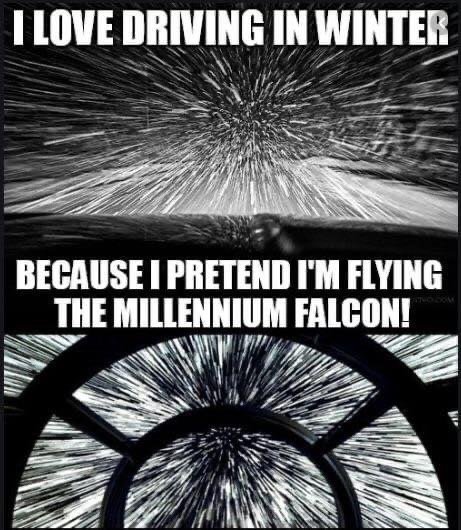 Memeskylt som visar två bilder, snöfall sett från förarplats liknar rymdfärd, text som jämför det med Millennium Falcon.