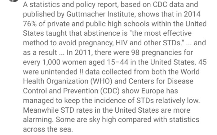 Textutdrag om statistik från en rapport som diskuterar effektiviteten av avhållsamhet och STD-frekvenser i USA jämfört med Europa.