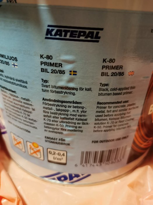 Etikett på KATEPAL K-80 primer med varning för endast utomhusbruk och varningsetiketter.