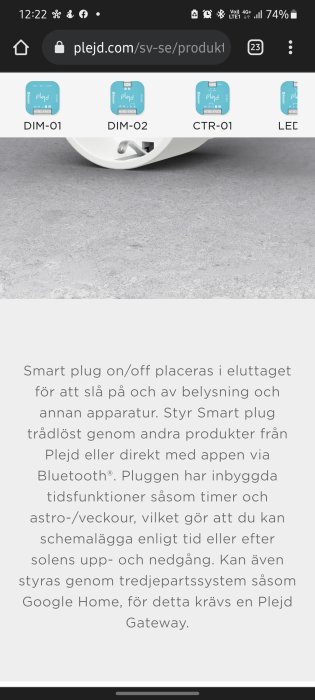 Skärmdump från Plejd.com som visar produktkategorier och beskrivning av en smart plug.