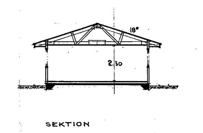 Sektionsritning av hus med angiven taklutning på 18 grader och mått 2,30 meter.