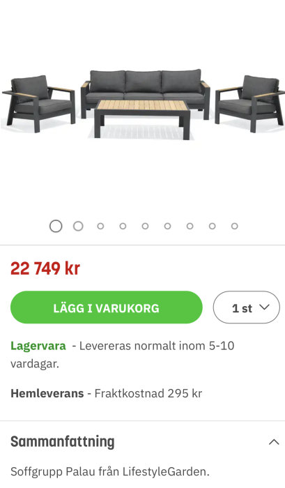 Utemöbelset bestående av en soffa, två fåtöljer och ett lågt bord visas på en webbutik.