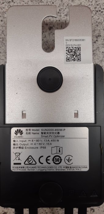 Huawei Smart PV Optimizer SUN2000-450W-P med specifikationer och märkning synlig.