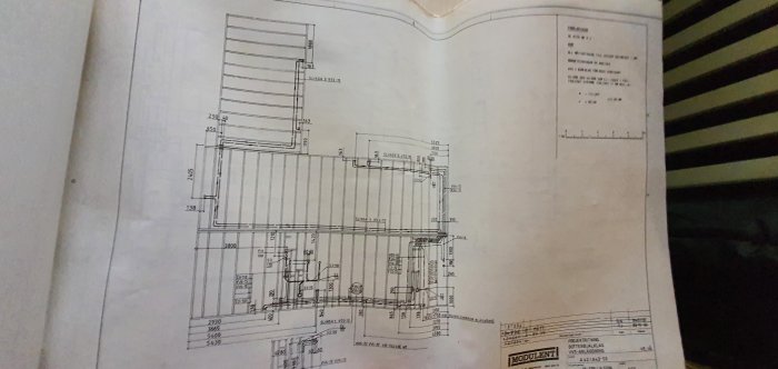 Ritning över värmeslingor i en byggnad med märkningen "SLINGA 3" som referens till inlägget.