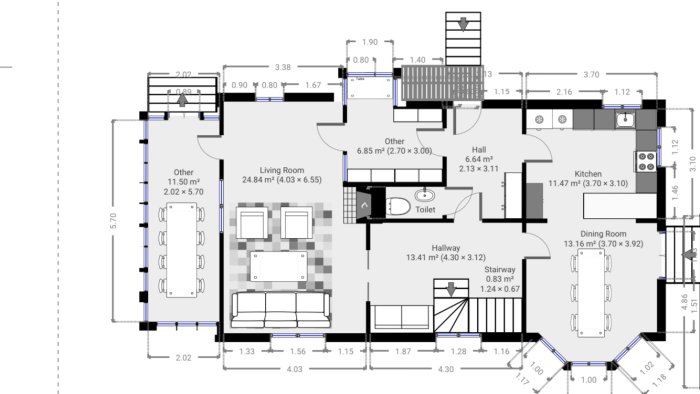 Översiktlig arkitektonisk planlösning av första våningen i ett hus med mått, föreslagen borttagning av vägg mellan kök och matsal.