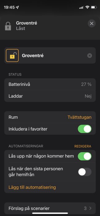 Skärmdump av en mobilapp för smart lås med status för batterinivå och automatiseringsalternativ.