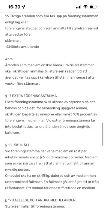 Skärmdump av textdokument som visar stadgar för röstning och mötesavslutande i en förening.