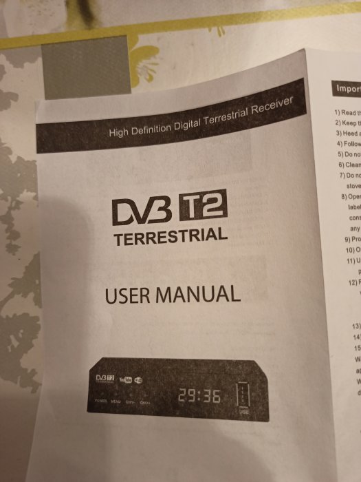 Användarmanual för DVB T2 högupplöst digital markbunden mottagare.