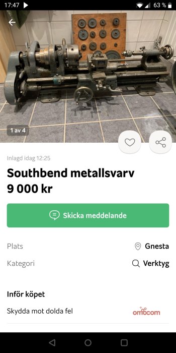 Southbend metallsvärmaskin med tillbehör på träpanel bakom, till salu för 9000 kronor.