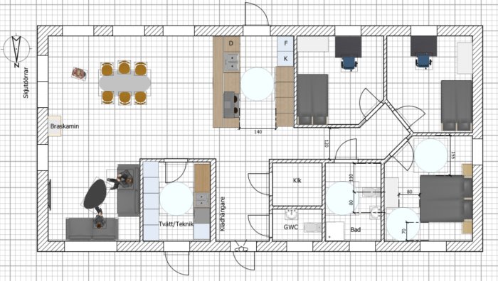 Ritning av omdisponerad planlösning för hus, inklusive gäst-WC, klädkammare, och större sovrum.