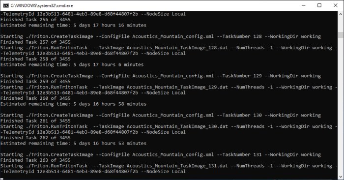 Skärmdump av en Command Prompt med en pågående batchprocess som visar framsteg av uppgifter och uppskattad återstående tid.