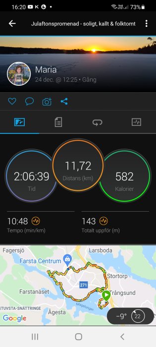 Skärmavbild av träningsapp med gångaktivitet, karta och statistik: tid, distans, kalorier och höjdmeter.
