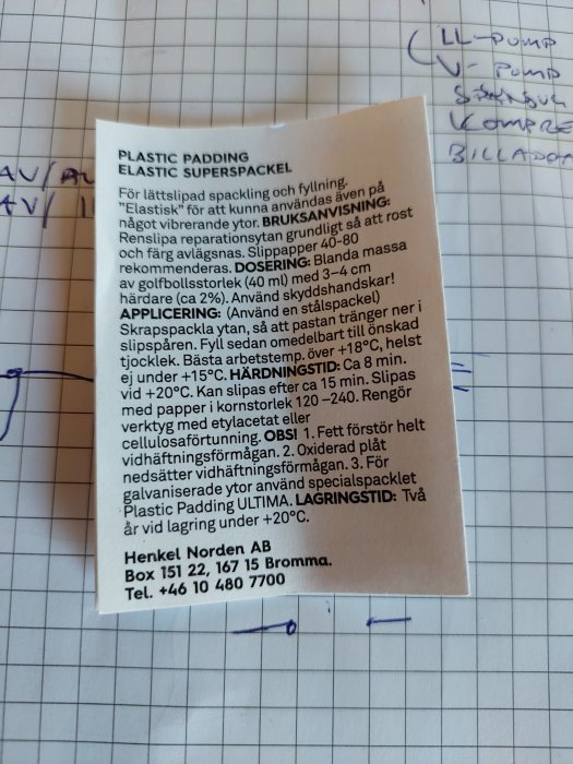 Instruktionsblad för Plastic Padding Elastic Superspackel med doseringsanvisningar på skrivet papper.