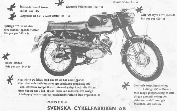 Svartvit bild av en vintage moped från Svenska Cykelfabriken i en annonstidning från mitten av 1900-talet.