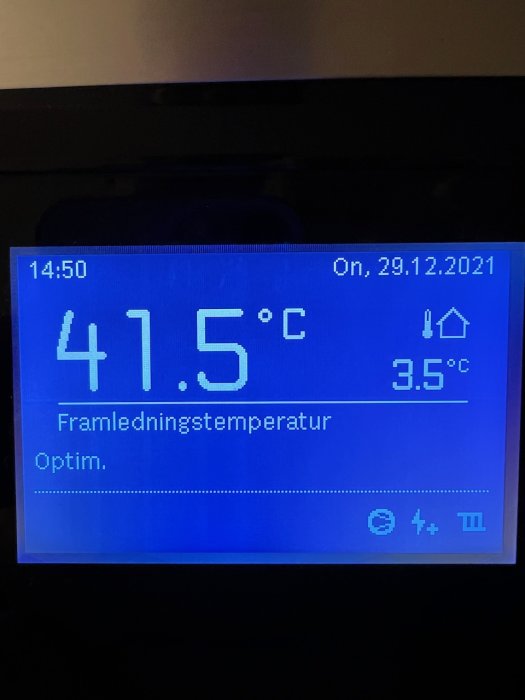 Digital display visar framledningstemperatur på 41.5 °C och en utomhustemperatur på 3.5 °C.