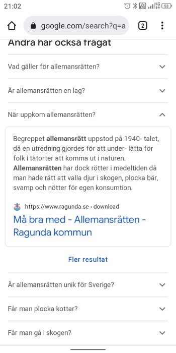 Skärmdump av sökresultat om allemansrätten med frågor och svar om dess ursprung och regler.