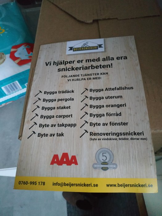 Reklamblad för Beijers Snickeri med tjänster listade som bygga altan, staket och renoveringar.