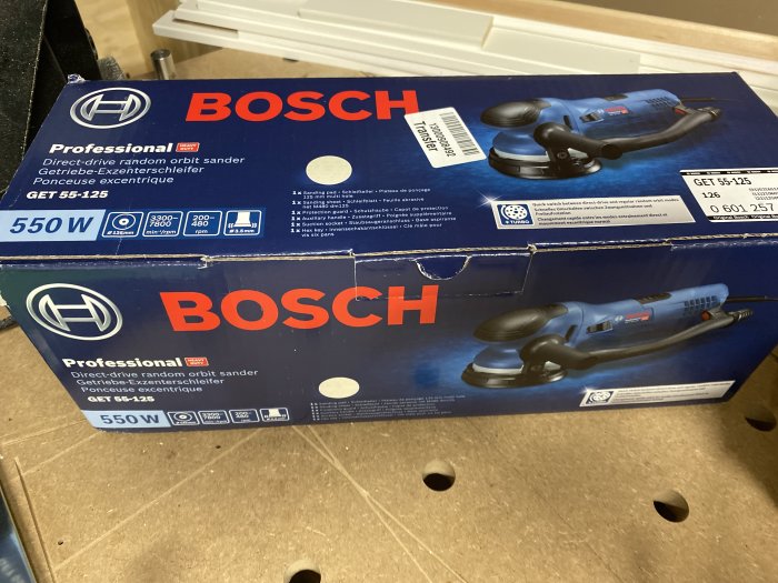 Bosch Professional excenterslipmaskin direktframdrivning GET 55-125 i kartong.