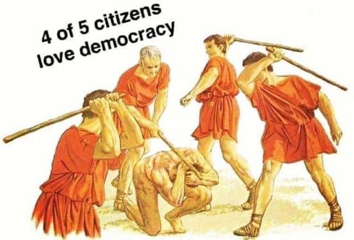 Illustration av fyra av fem människor i romerska kläder som slår ner en femte person, med texten "4 of 5 citizens love democracy".