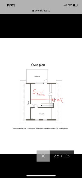 Ritning över övre plan i 1,5-planshus med förslag på ombyggnad markerade i rött.