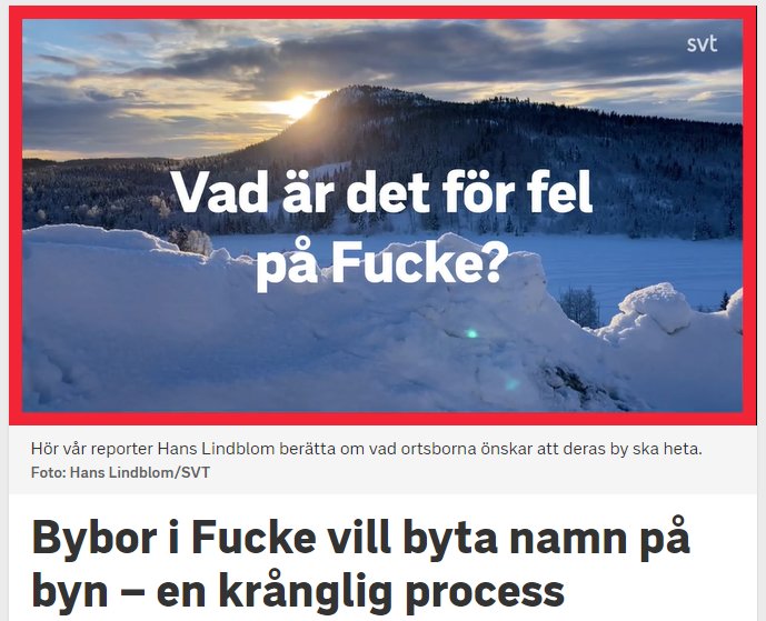 Vinterlandskap vid solnedgång med snötäckta träd och berg.