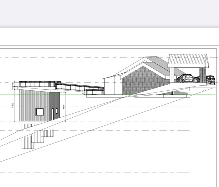 Ritning av ett hus med källare på sluttande tomt, inklusive måttangivelser och terrass.