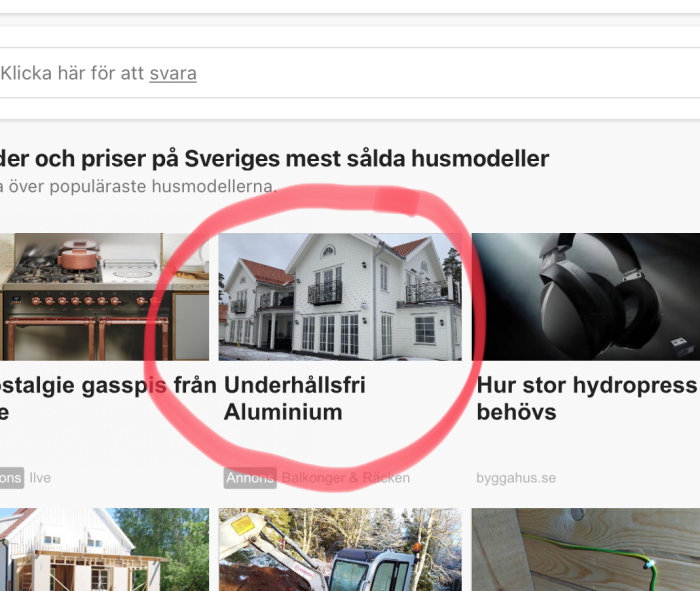 En vit putsad villa med balkong markerad med röd cirkel, relaterad till diskussionsinlägg.