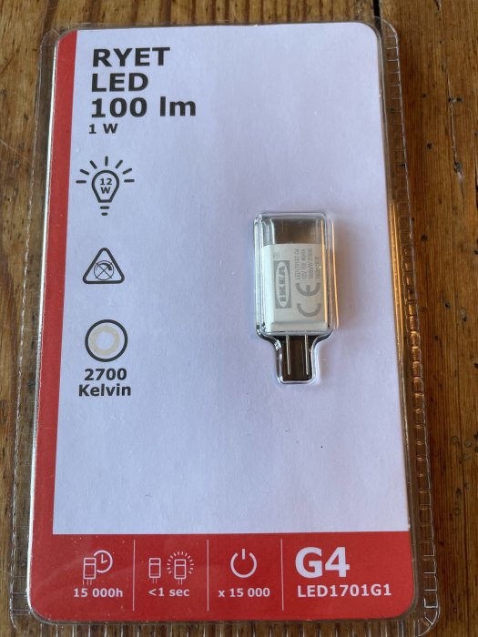 IKEA RYET LED-lampa på förpackning, 1W 100lm 2700 Kelvin, G4-sockel, med livslängdsinformation.