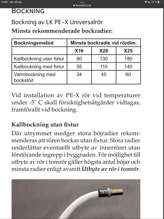 Skärmdump av en webbsida med en tabell över minsta böjradier för LK PE-X rör och text om kallbockning, samt en bild på ett rör med koppling.