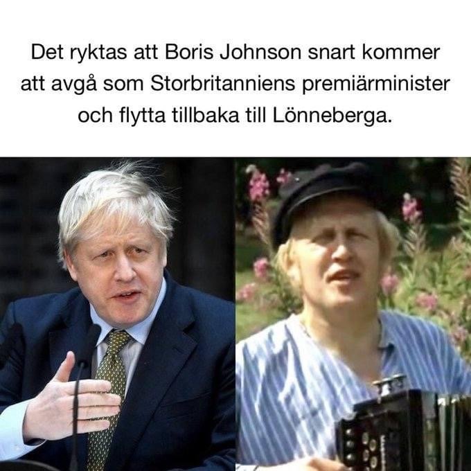 Två bilder bredvid varandra, en man i kostym liknar en annan man med dragspel.