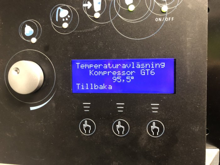 Display på värmepump med temperaturinställning på 95,5 grader och texten "Kompressor GT6".