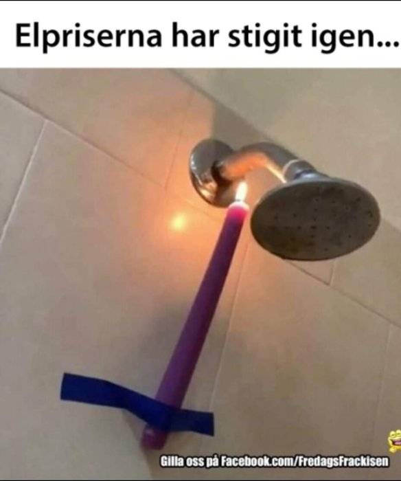 Ljus som brinner tejpade under en dusch som skämt om höga elpriser.