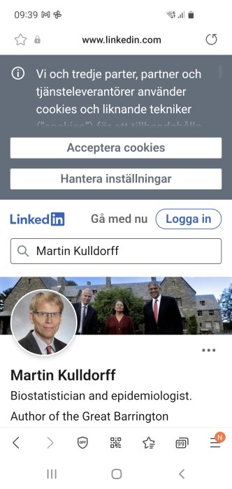 Skärmdump av LinkedIn-profil med text och profilbild av en man samt tre personer framför en byggnad.