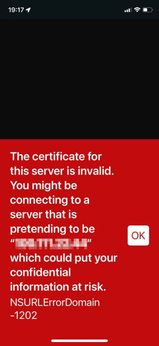 Skärmdump av en varningsmeddelande om ogiltigt servercertifikat på en smartphone.