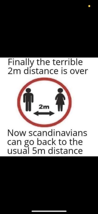 Humoristisk bild om avstånd med 2m markering och text om skandinaver som återgår till 5m avstånd.