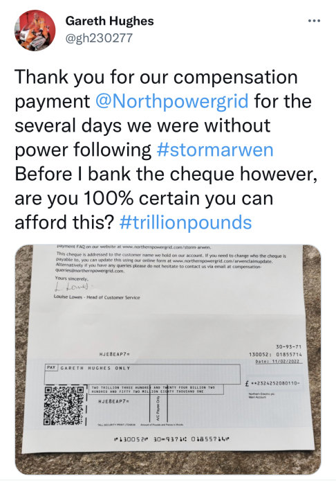 Skärmdump av Twitter-inlägg med bild på kompensationscheck från elbolag efter storm.