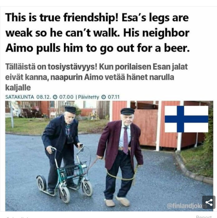 Två äldre män, en med käpp och en som drar den andra med ett rep, på en trottoar, med en finländsk flagga.