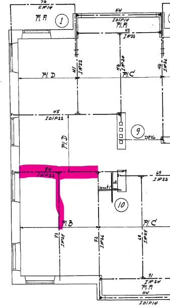 Byggritning med markerade delar i rosa, indikerar en frågeställning om specifika konstruktionsdetaljer.