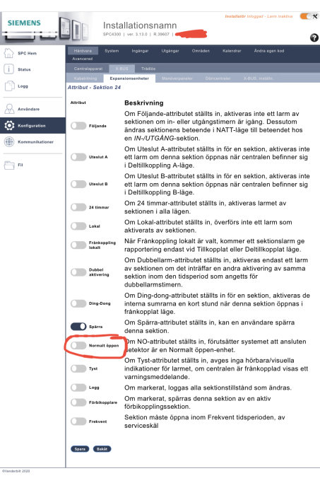 Skärmdump av larminstallationssystem där "Normalt öppen"-attribut är markerat för en sektion.