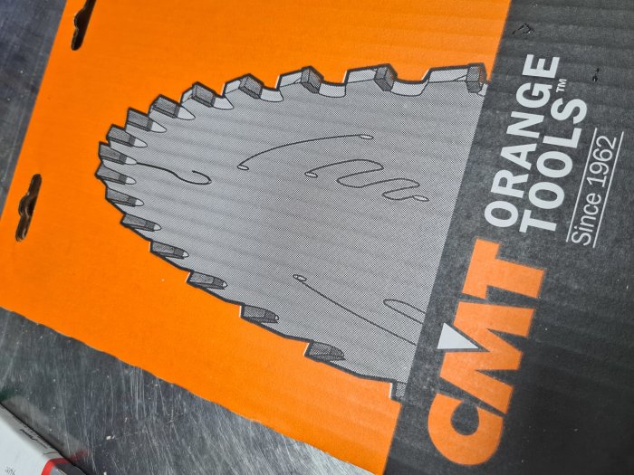 CMT Orange Tools cirkelsågblad i förpackning med texten "Since 1962".