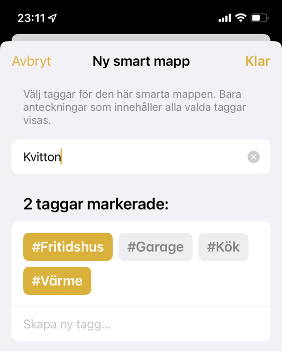 Skärmbild av en smartphone som visar skapandet av en ny smart mapp med taggar för kvitton i en anteckningsapp.