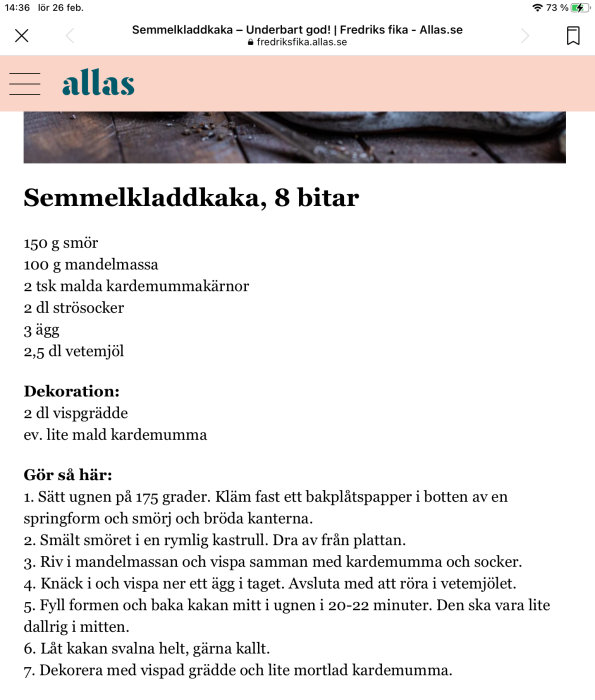 Recept på skärmen för Semmelkladdkaka, 8 bitar, med ingredienslista och steg-för-steg-instruktioner.