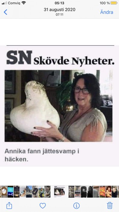Kvinna håller en enorm svamp med rubriken "Annika fann jättesvamp i häcken.