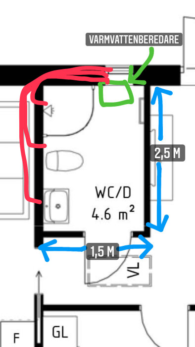 Skiss av en badrumsplan med röda och blåa markeringar för rördragning till dusch, wc och handfat.