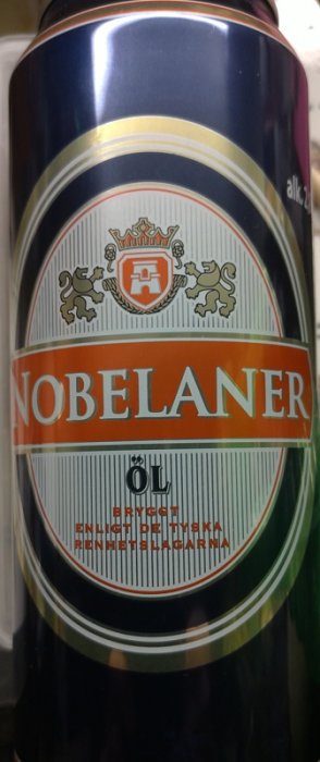 Burk av ölet "Nobelaner" med label som visar en krona och två lejon, 2,8% alkohol från Lidl.