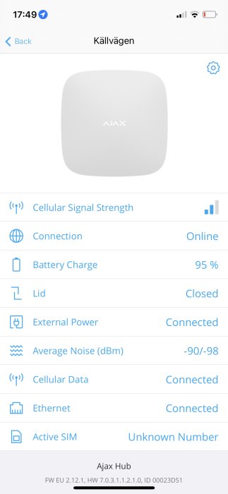 Skärmgränssnitt för Ajax-larmsystem som visar signalstyrka, anslutningsstatus och batteriladdning.