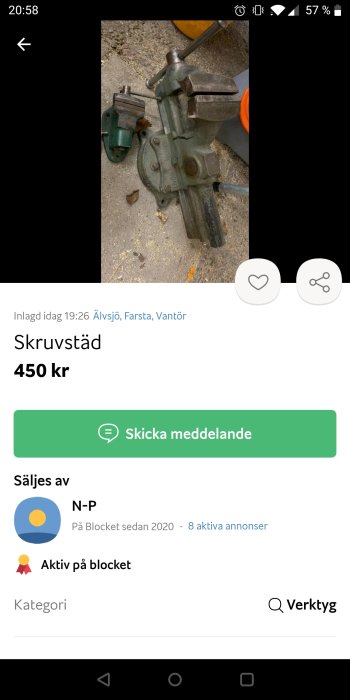 Begagnad skruvstäd på betonggolv säljes för 450 kr, visad i annonssammanhang.