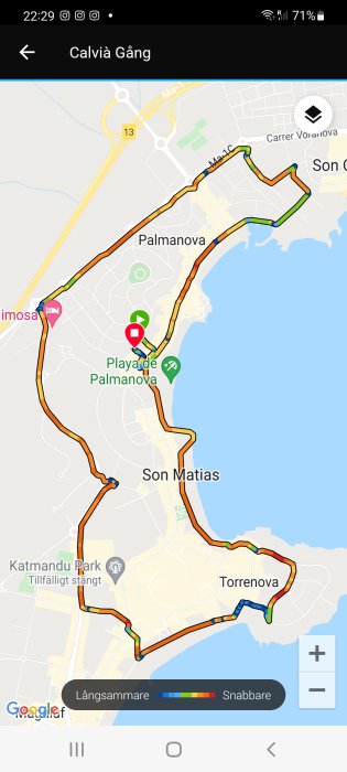 Skärmdump av Google Maps visar gångvägar i Calvià med trafikflödesinformation.