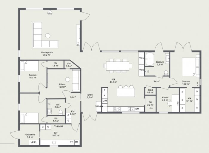 Ritning av en bostadsplan med märkta rum och möblering, visar vardagsrum med justerat avstånd till fönster.
