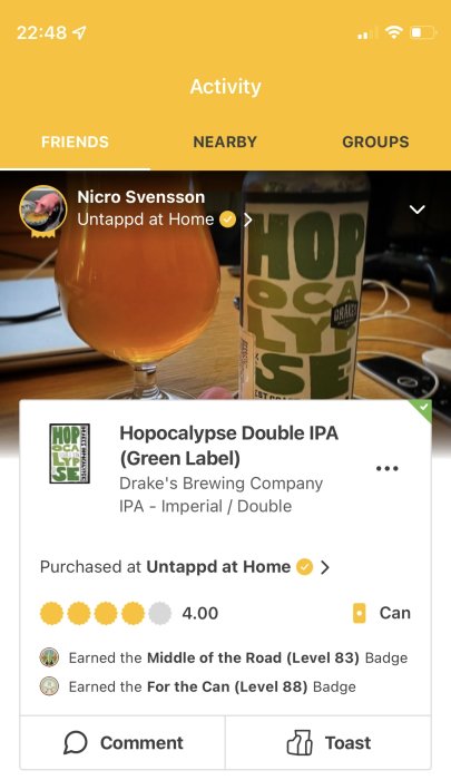 Ölglas med Hoppocalypse Double IPA från Drake's Brewing, rating på Untappd-app med användarbedömningar.